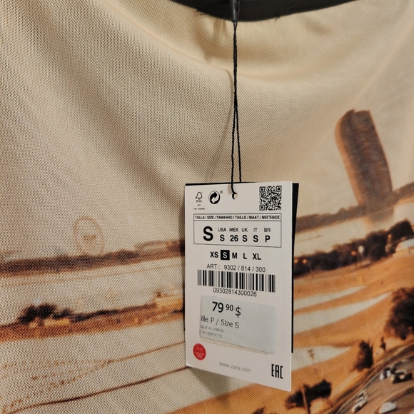 BNWT Meshy Skirt with Cityscape - size Small - Picture 6 of 6